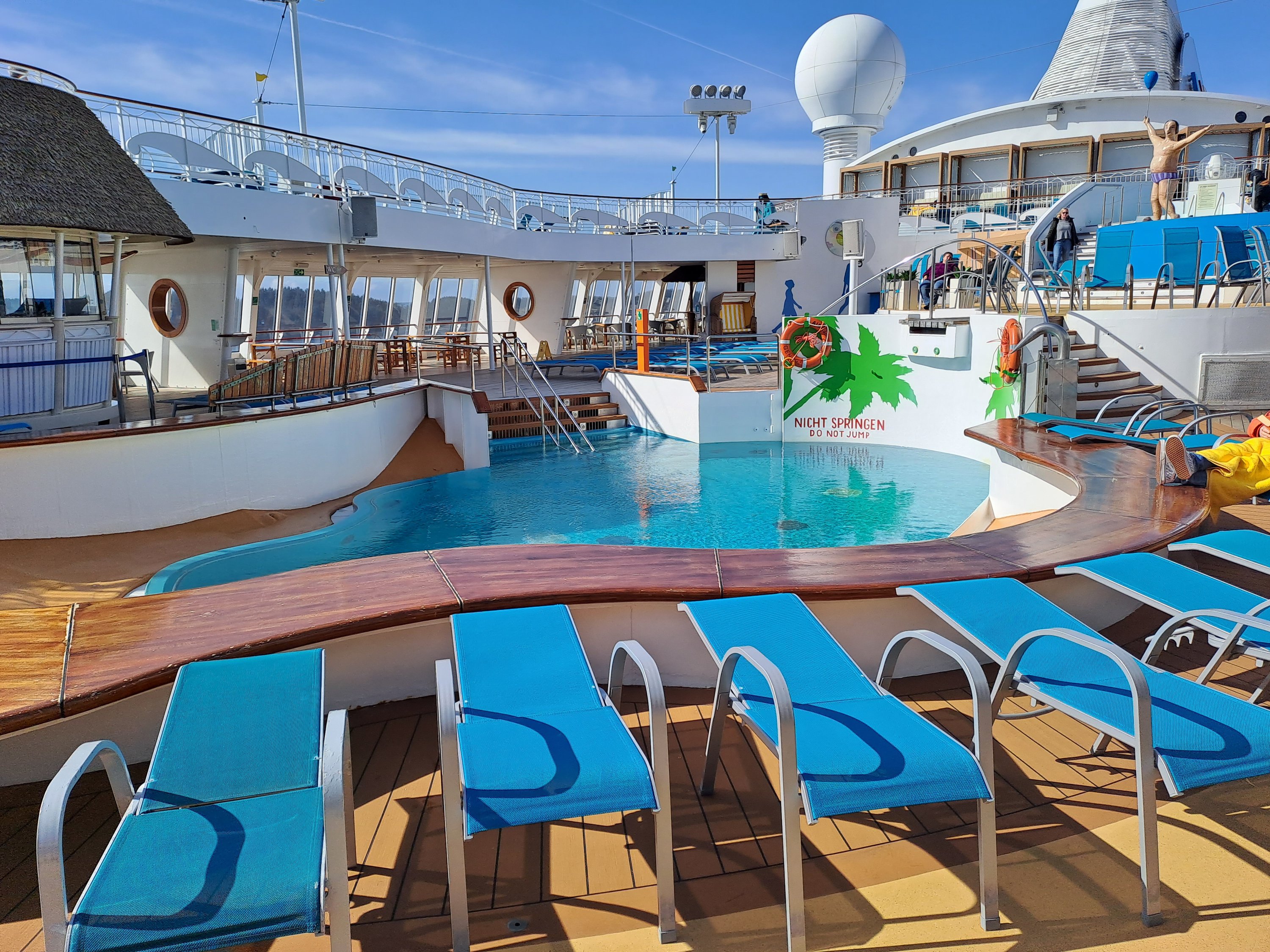 The Ultimate Life on Board Experience: Onboard Amenities & Activities